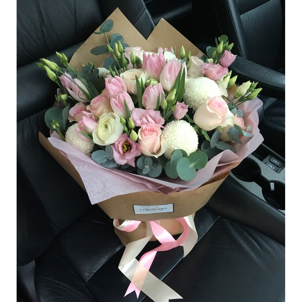 Тюльпаны с хризантемами букет