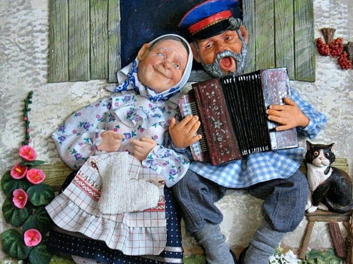 Кукла гармонист