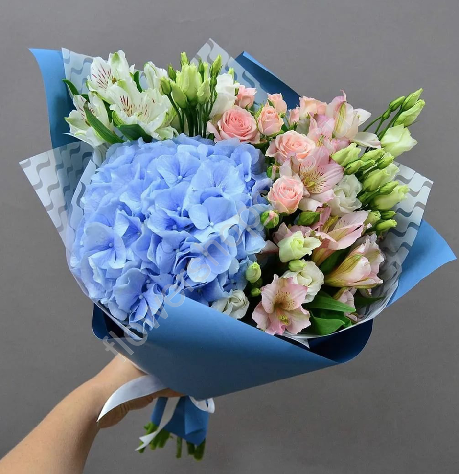 Букет гортензий с эустомой