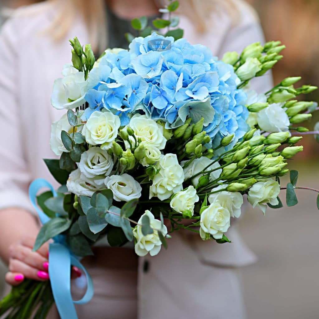 Гортензия и эустома