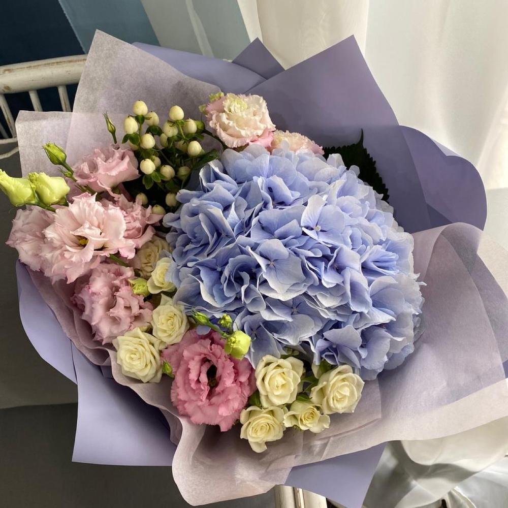 Гортензия и эустома