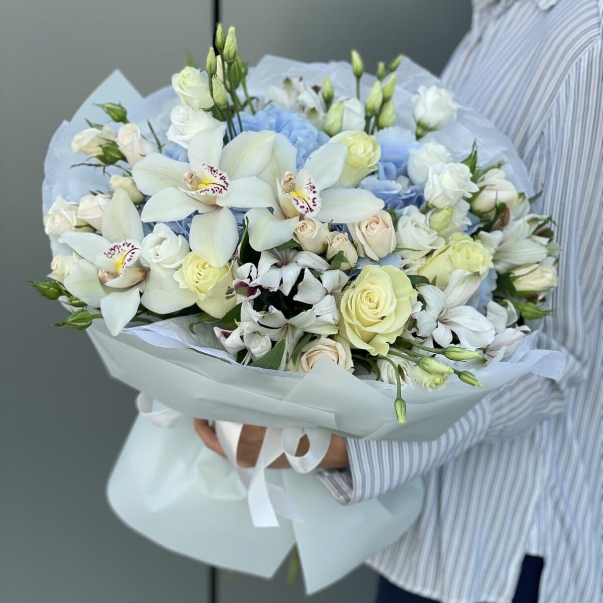 Букет гортензии и эустомы