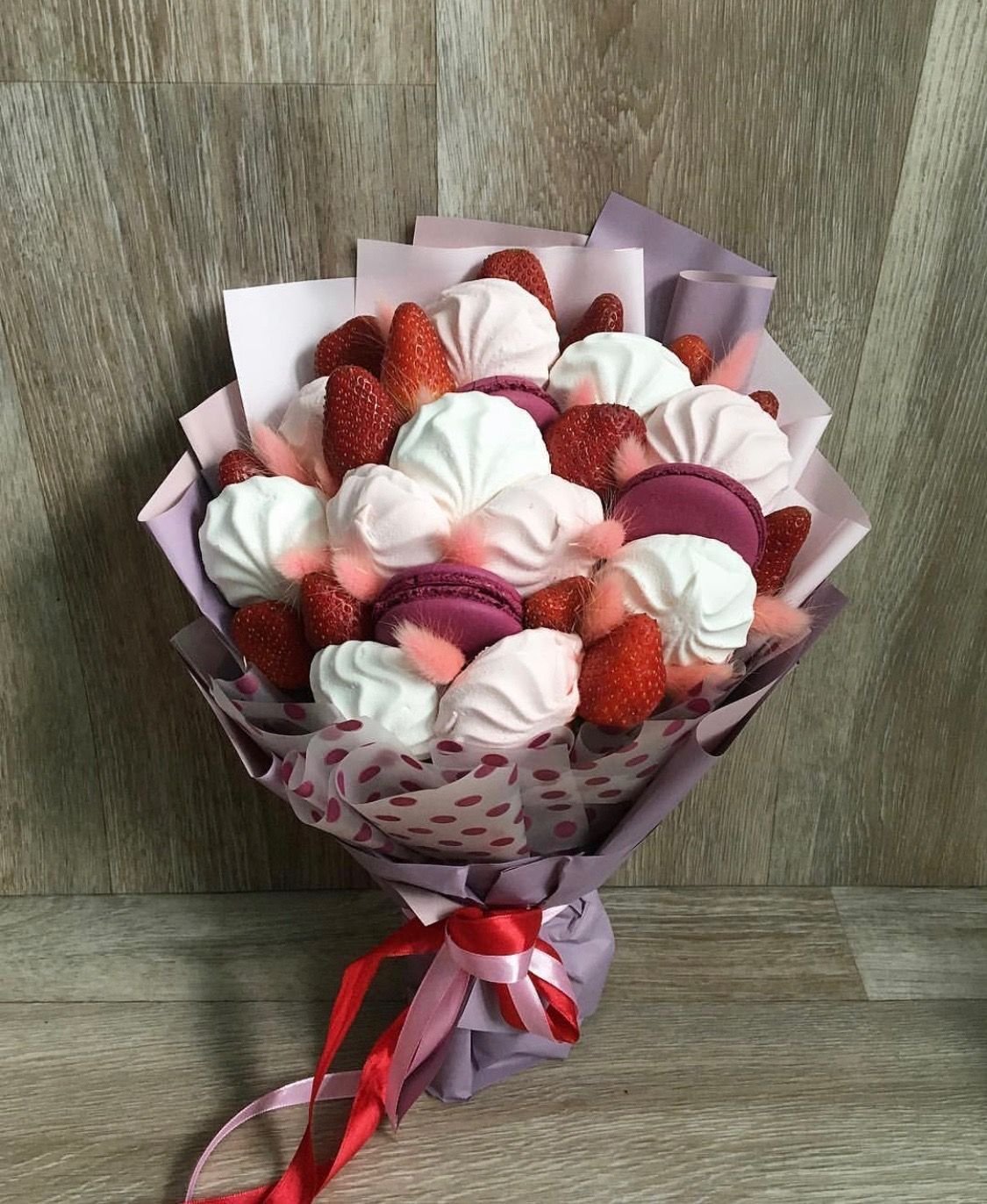 Композиции из конфет на 8 марта