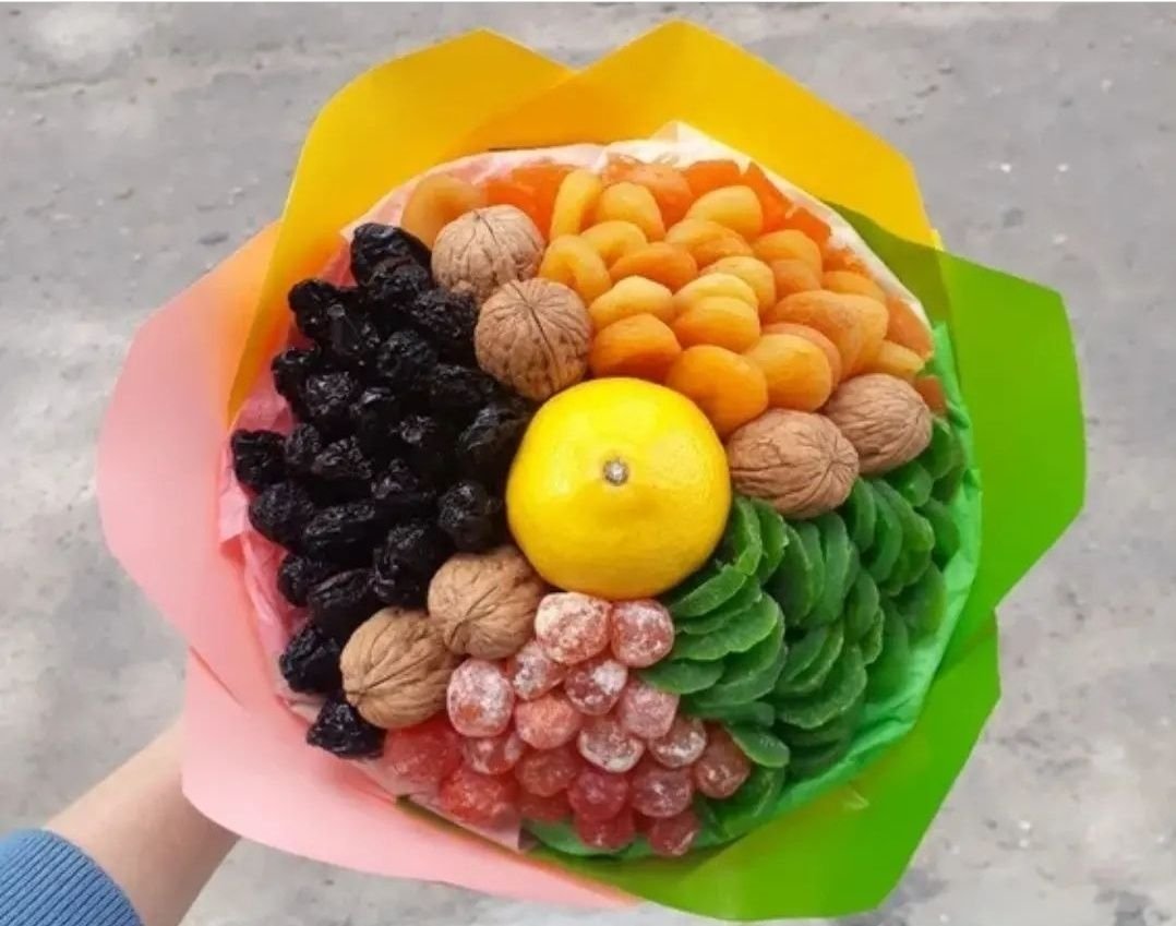 Букеты из сухофруктов и орехов своими