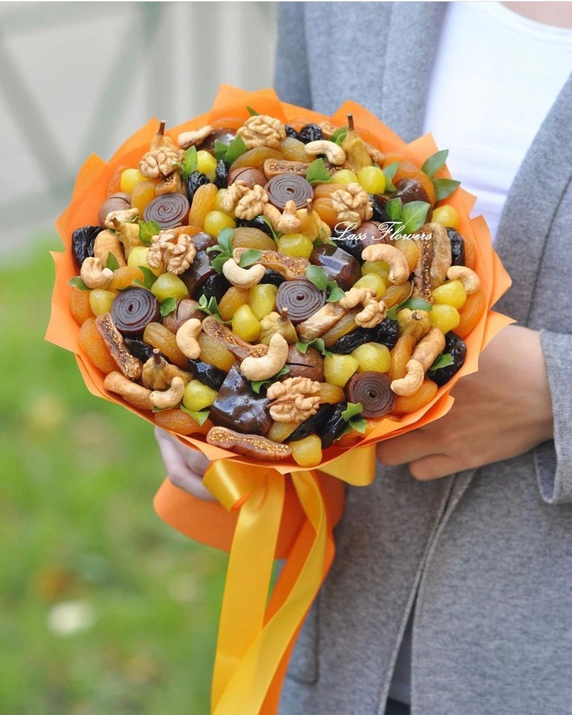 Орехово-сухофруктовые букеты