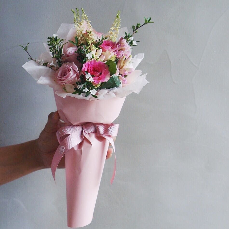 Мишка из живых цветов