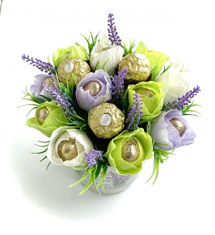 Цветочная композиция в бокале