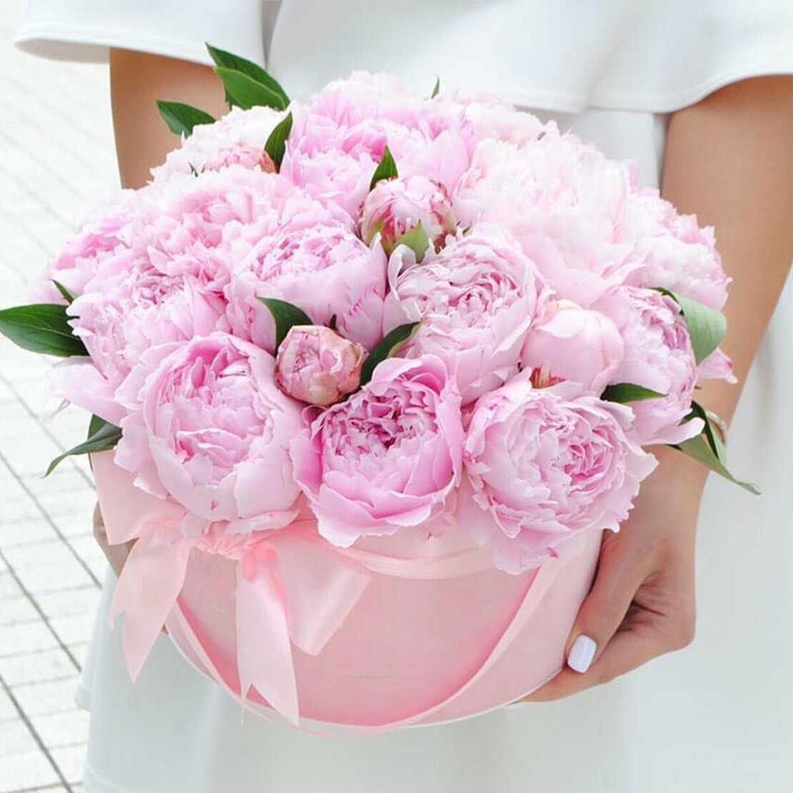 Пионы с бантом