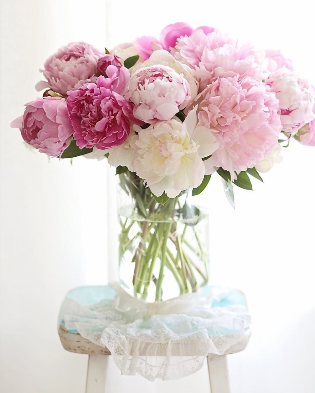 Огромный букет пионов