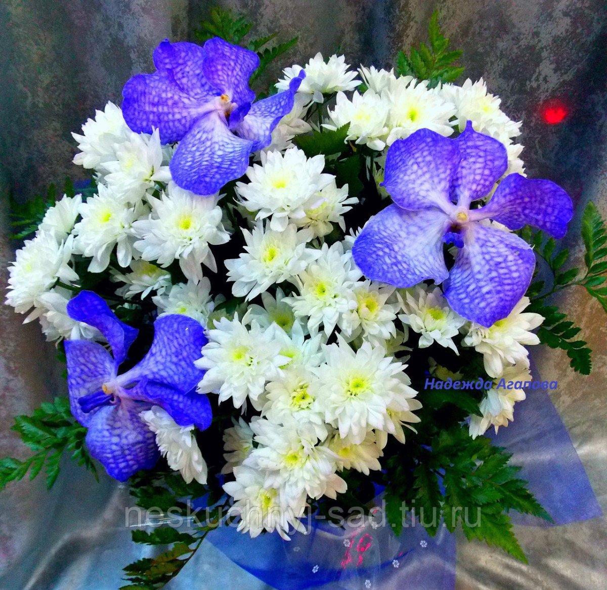 Корзина "хризантемы и ирисы"