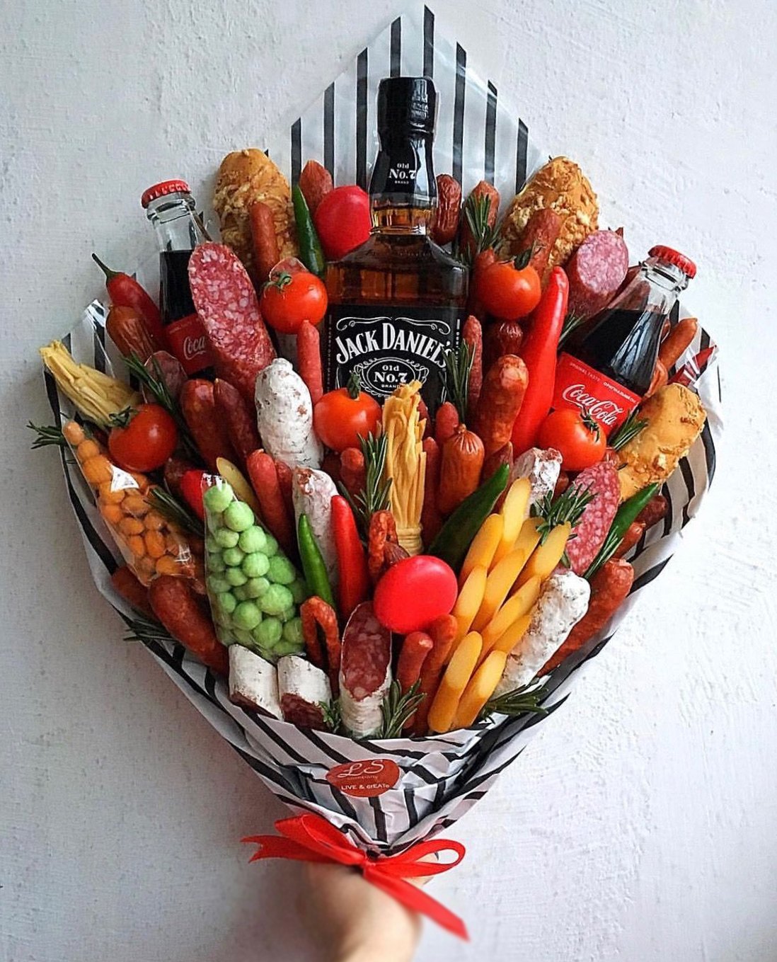 Букет для мужчины из продуктов