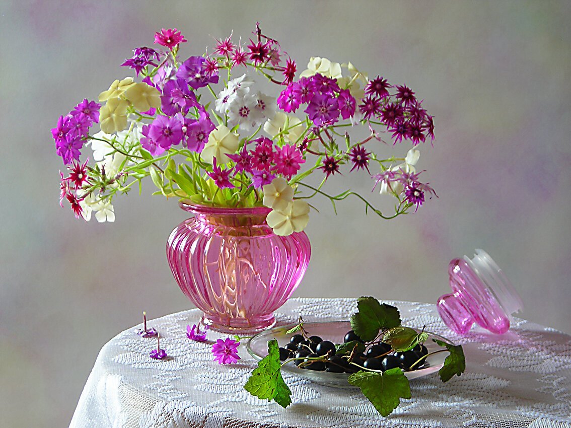 Цветы в вазе