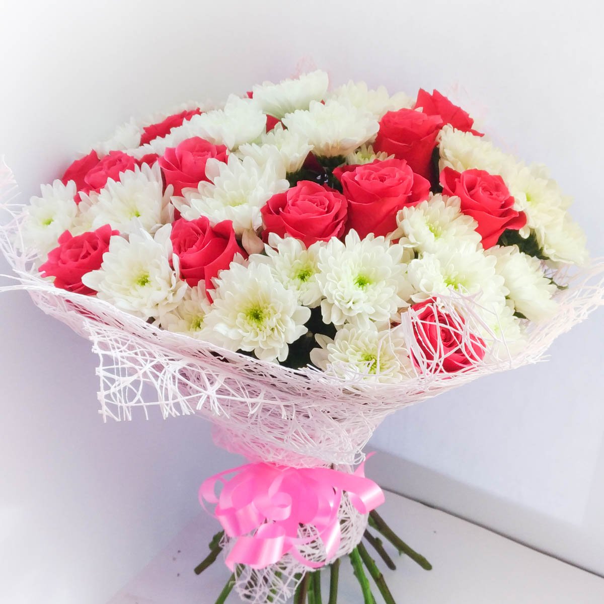 Букет белых хризантем