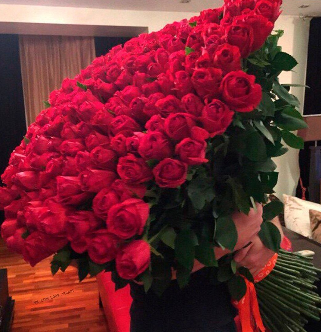 С днём рождения огромный букет