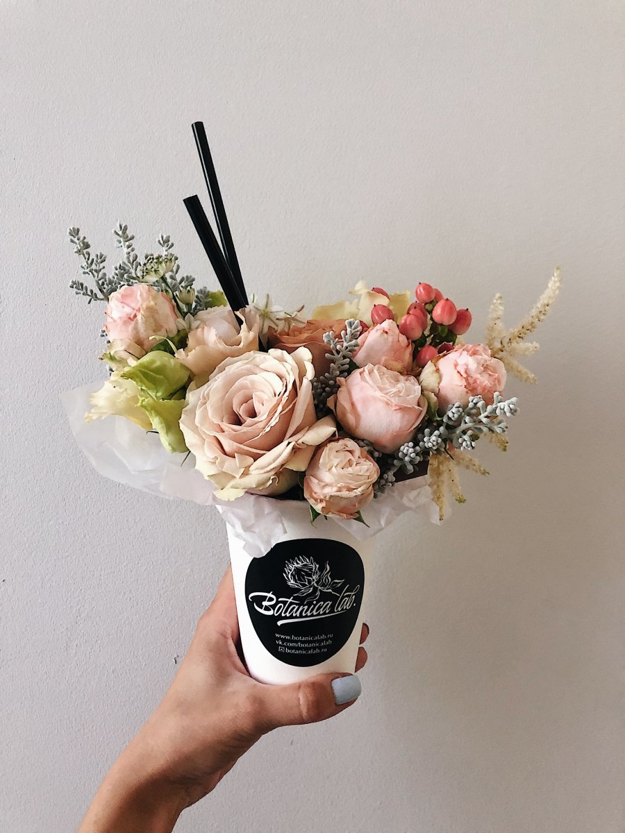 Цветочные композиции в стаканчиках