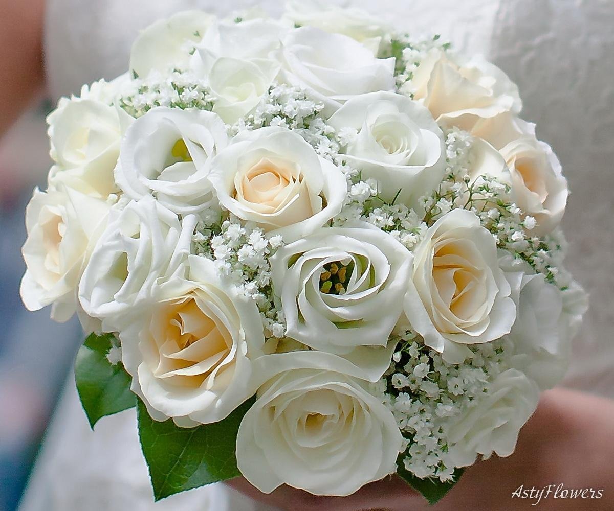 Свадебный букет из белых роз и гипсофилы. Букет невесты розы и гипсофила. Букет невесты из белых цветов. Гипсофилы с белыми розами