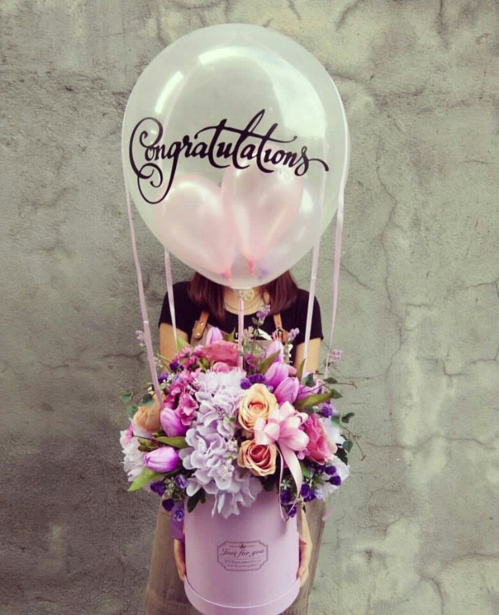 Букет цветов с шарами