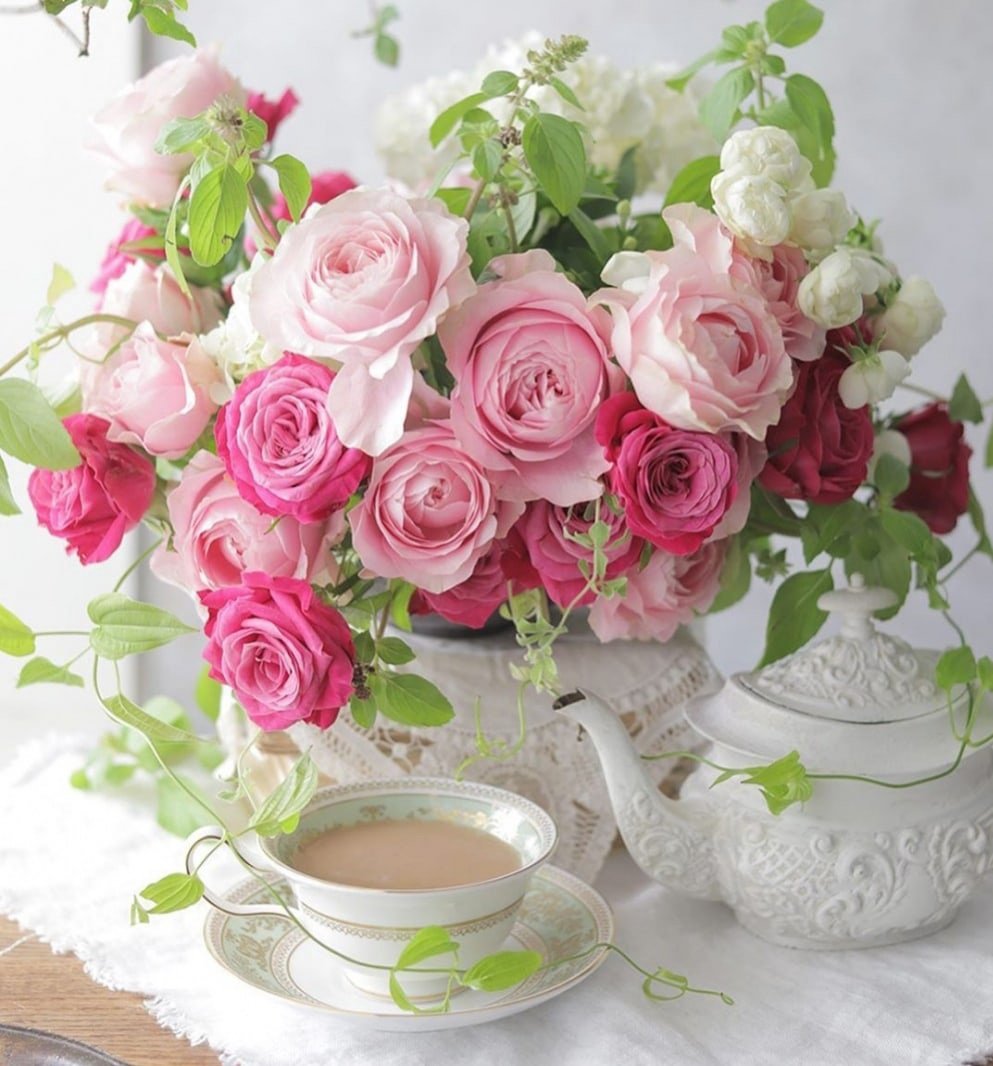 Доброе утро цветы и кофе