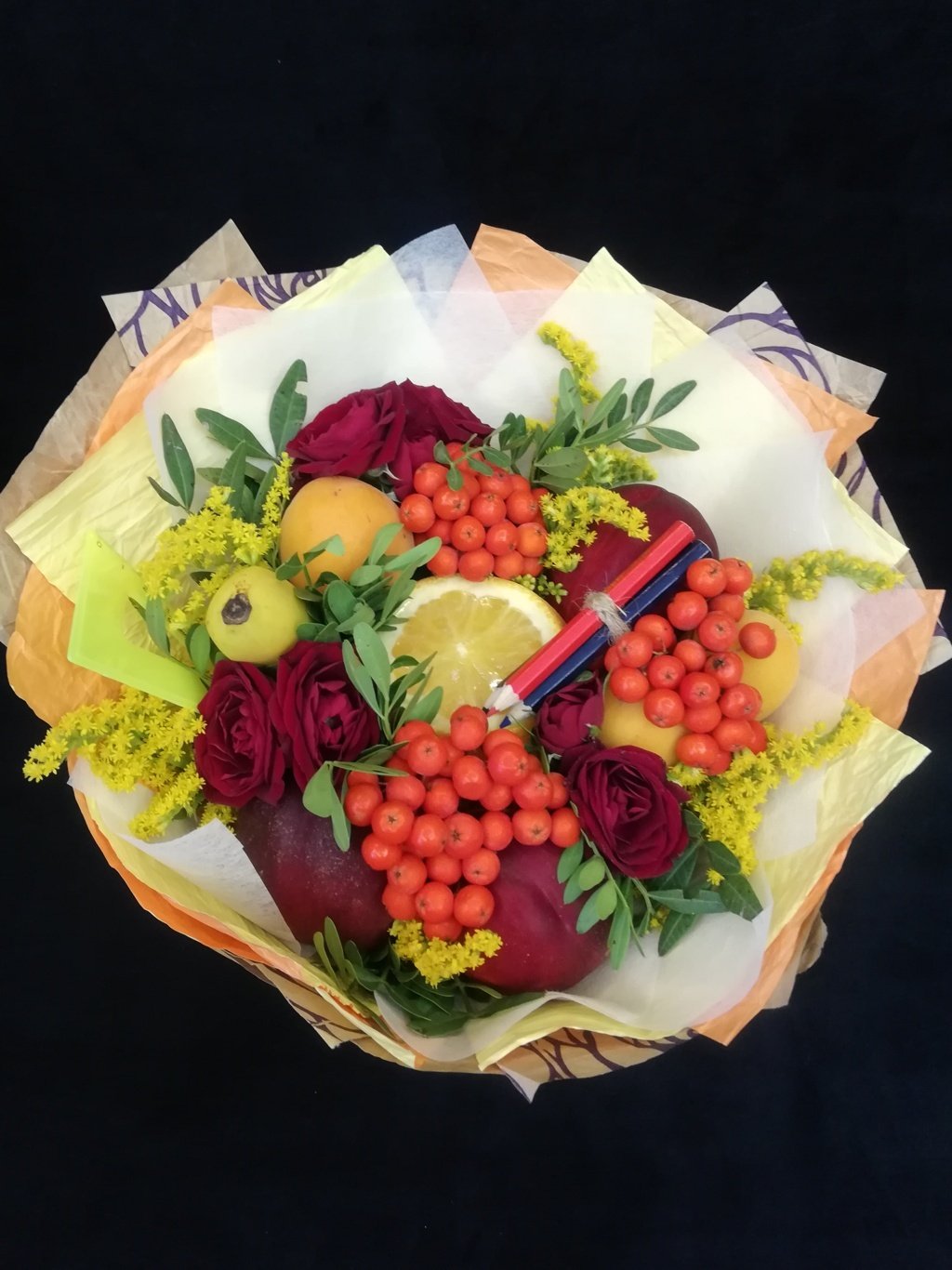 Букет из фруктов учителю