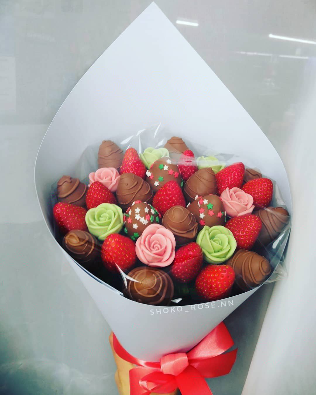 Букет "клубника в шоколаде" размер s