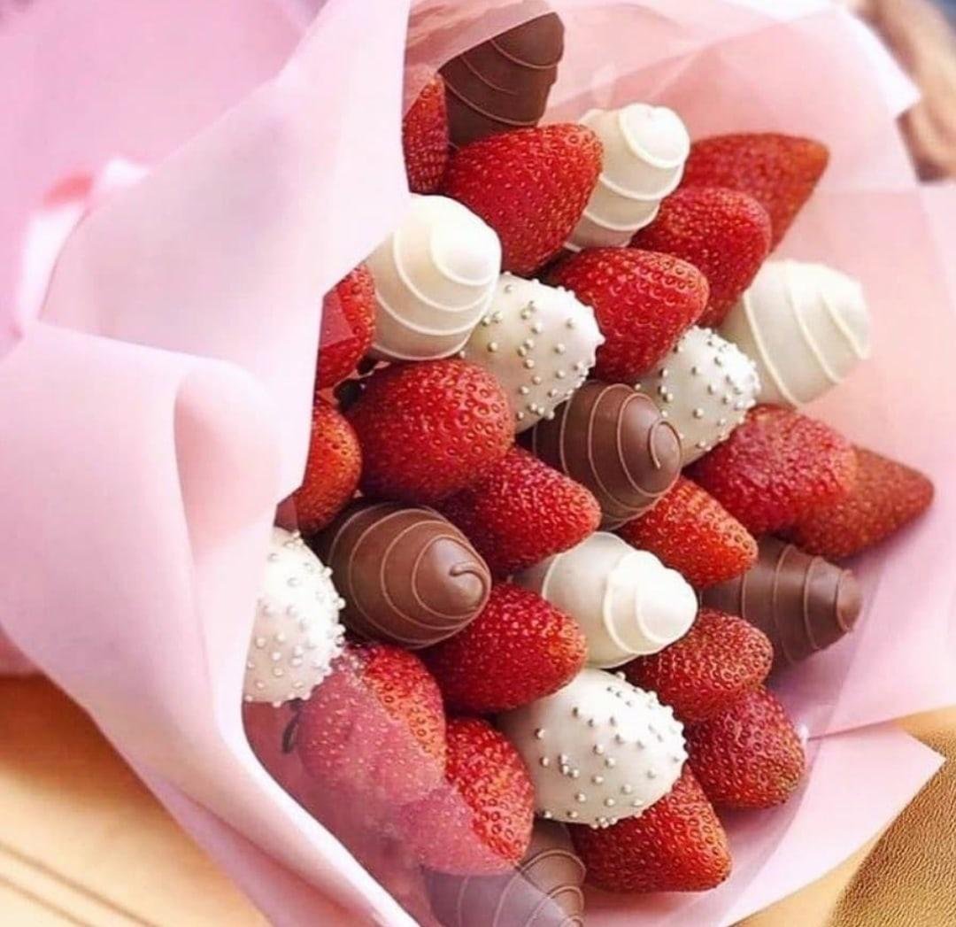 Шоколад с фруктами ручной работы