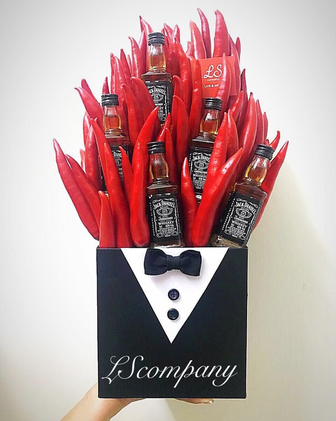 Букет для мужчины в виде смокинге