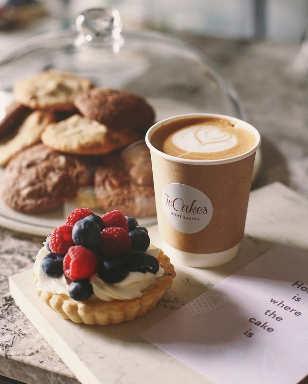 Кофе и пирожное