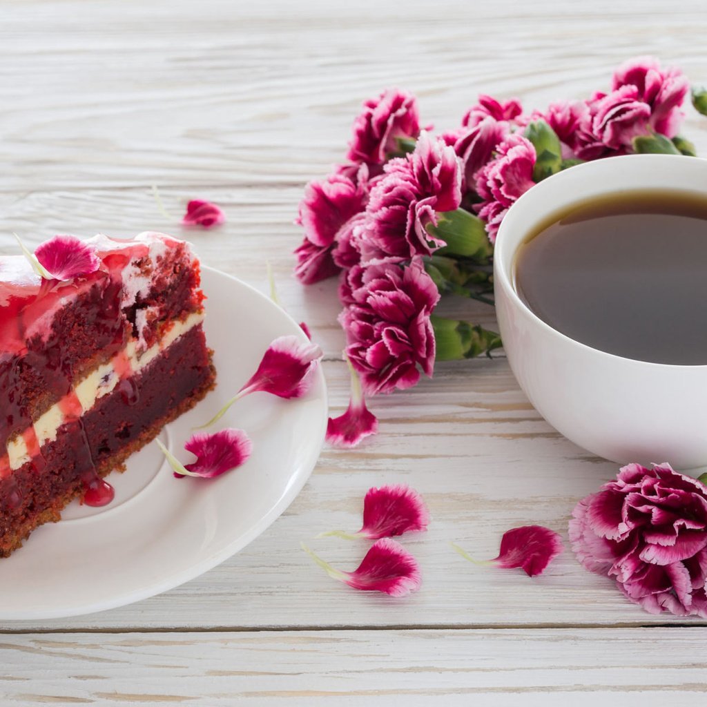 Чашечка чая с тортиком