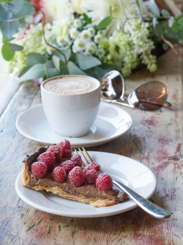 Кофе с пирожным