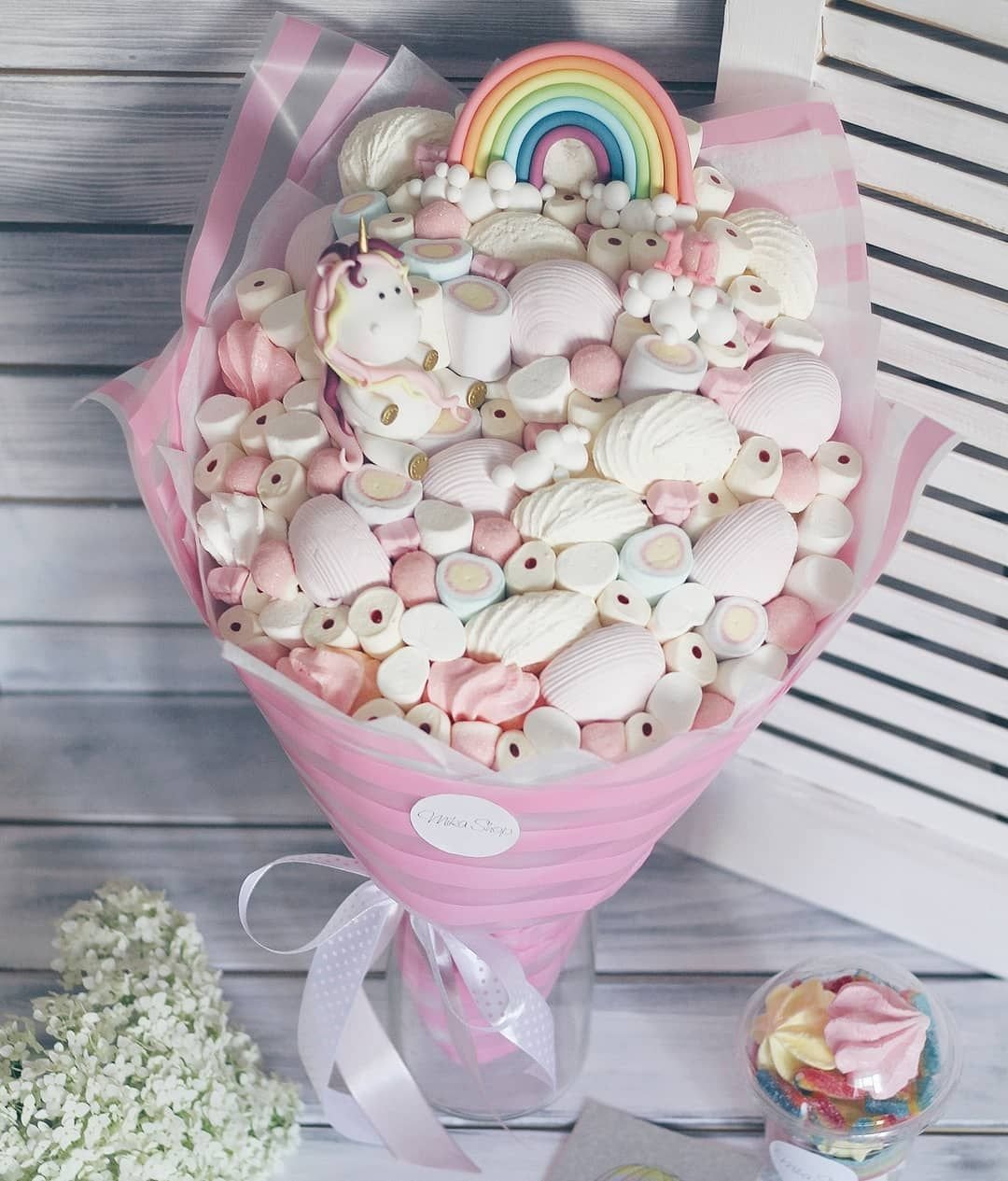 Детские букеты из сладостей