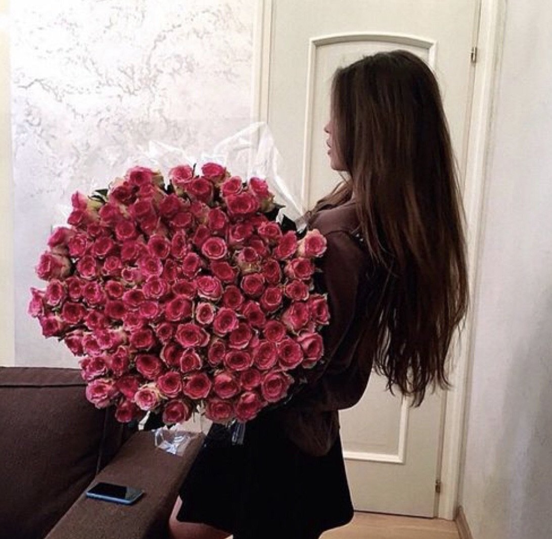 Селфи с букетом цветов