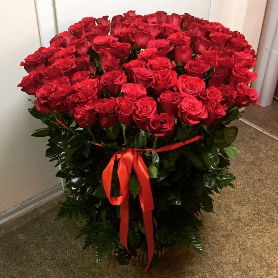 Букет живых роз