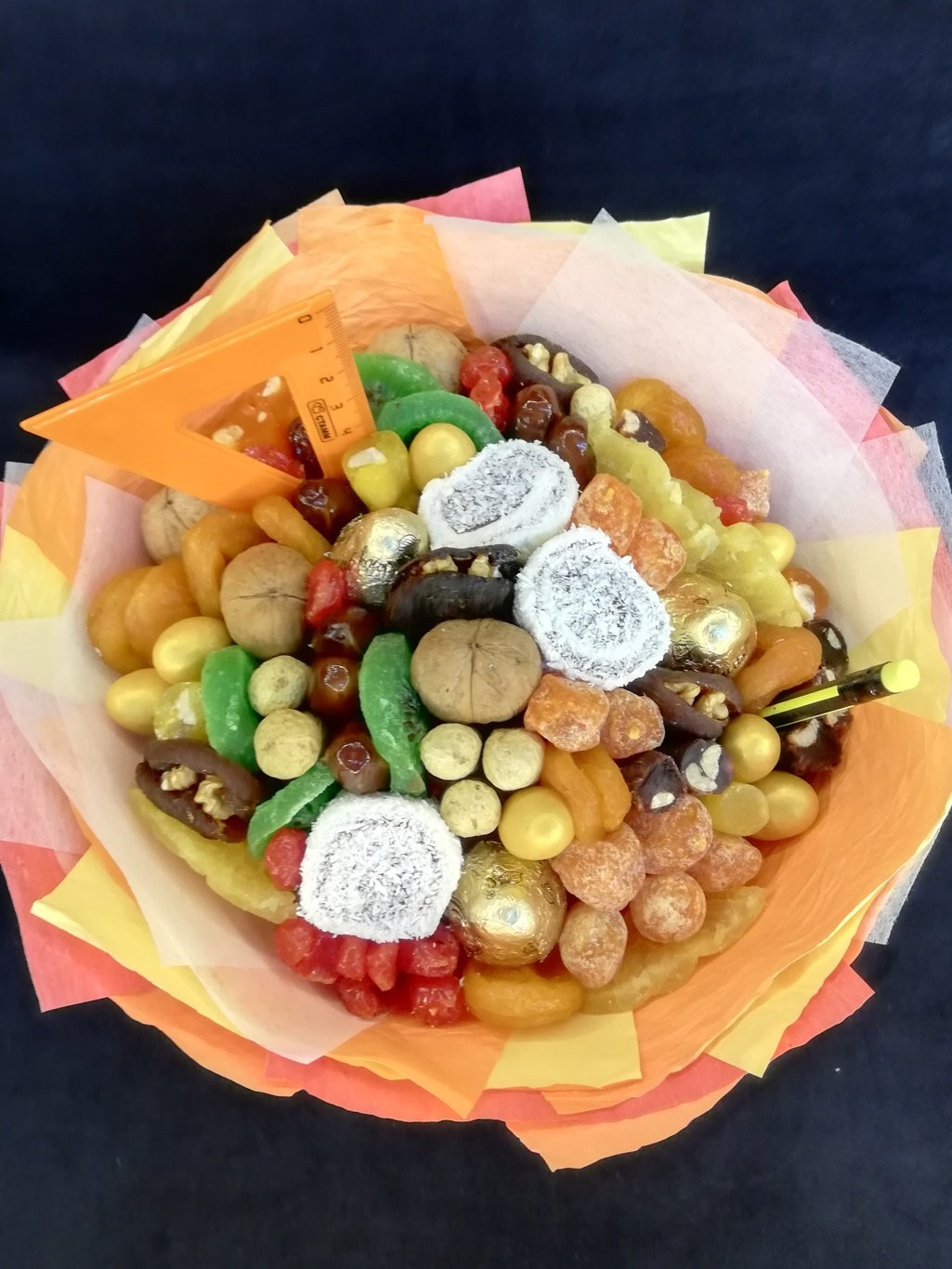 Сладкие букеты из сухофруктов