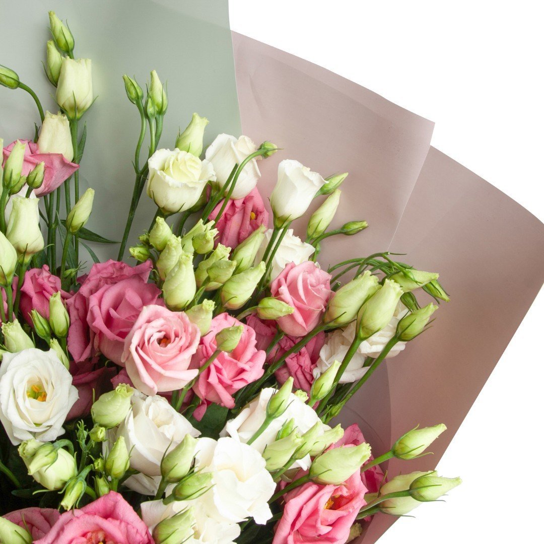 Свадебный букет фрезия и кустовая роза