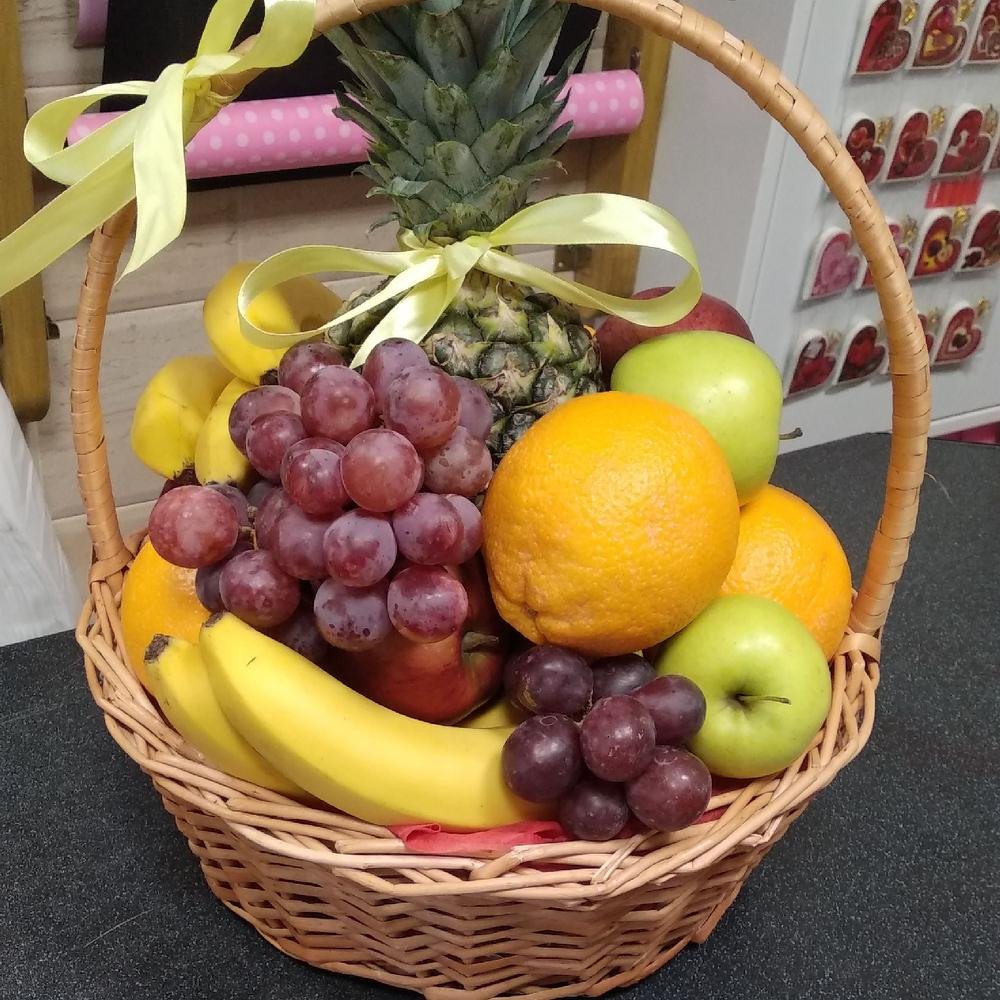 Фрукты осенние подарки, взрослый коктейль в саду