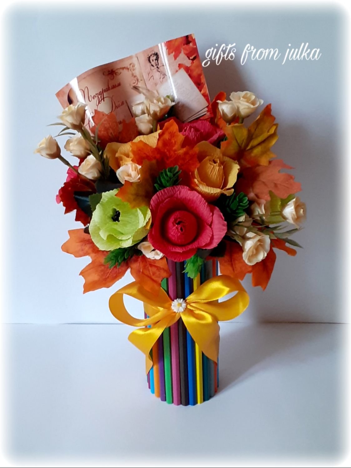 Тортик из канцелярских принадлежностей