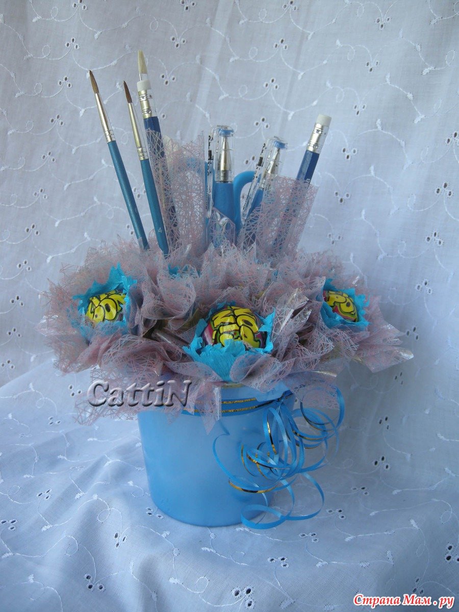 Букет из канцелярских принадлежностей