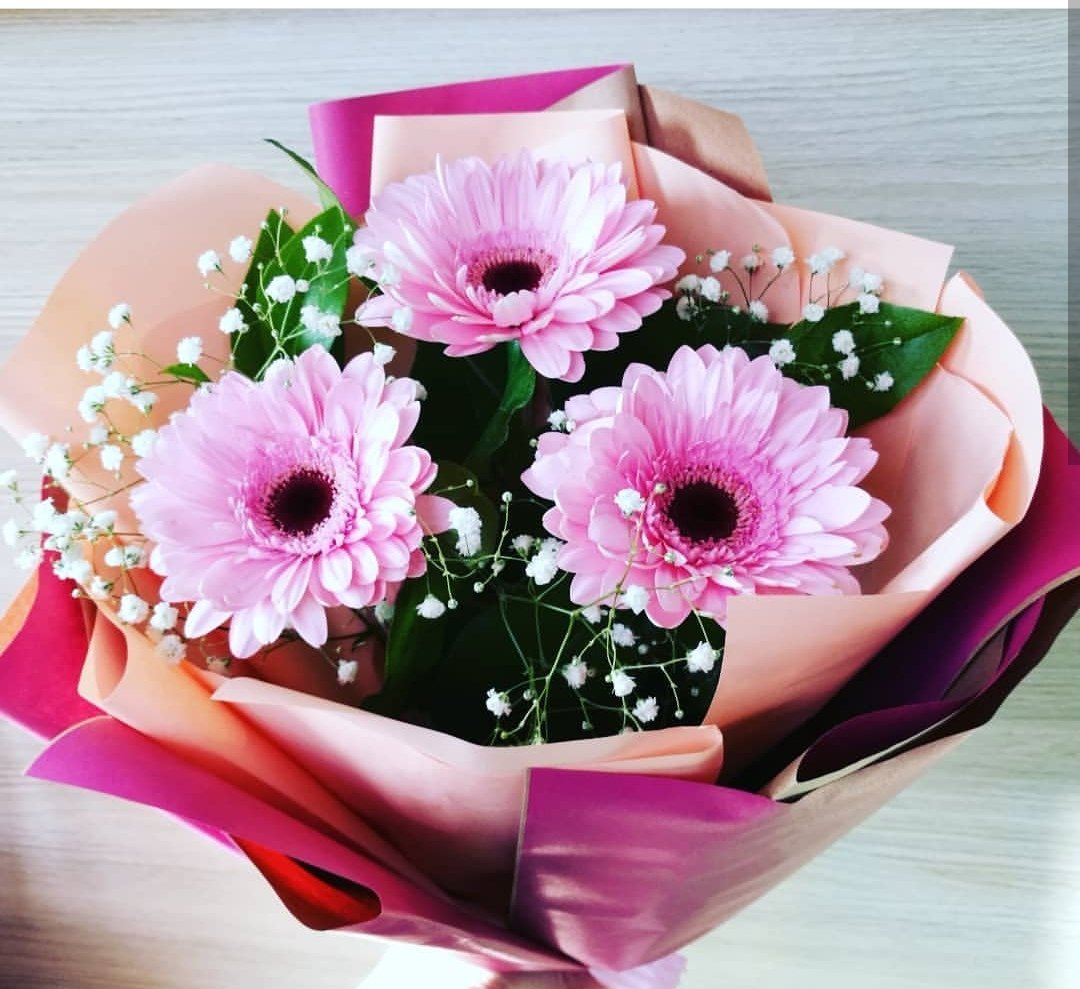 Свадебный букет из гербер и хризантем