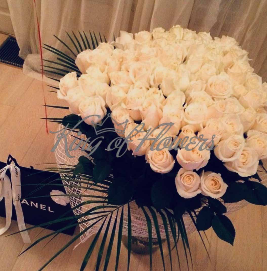 Букет роз в квартире