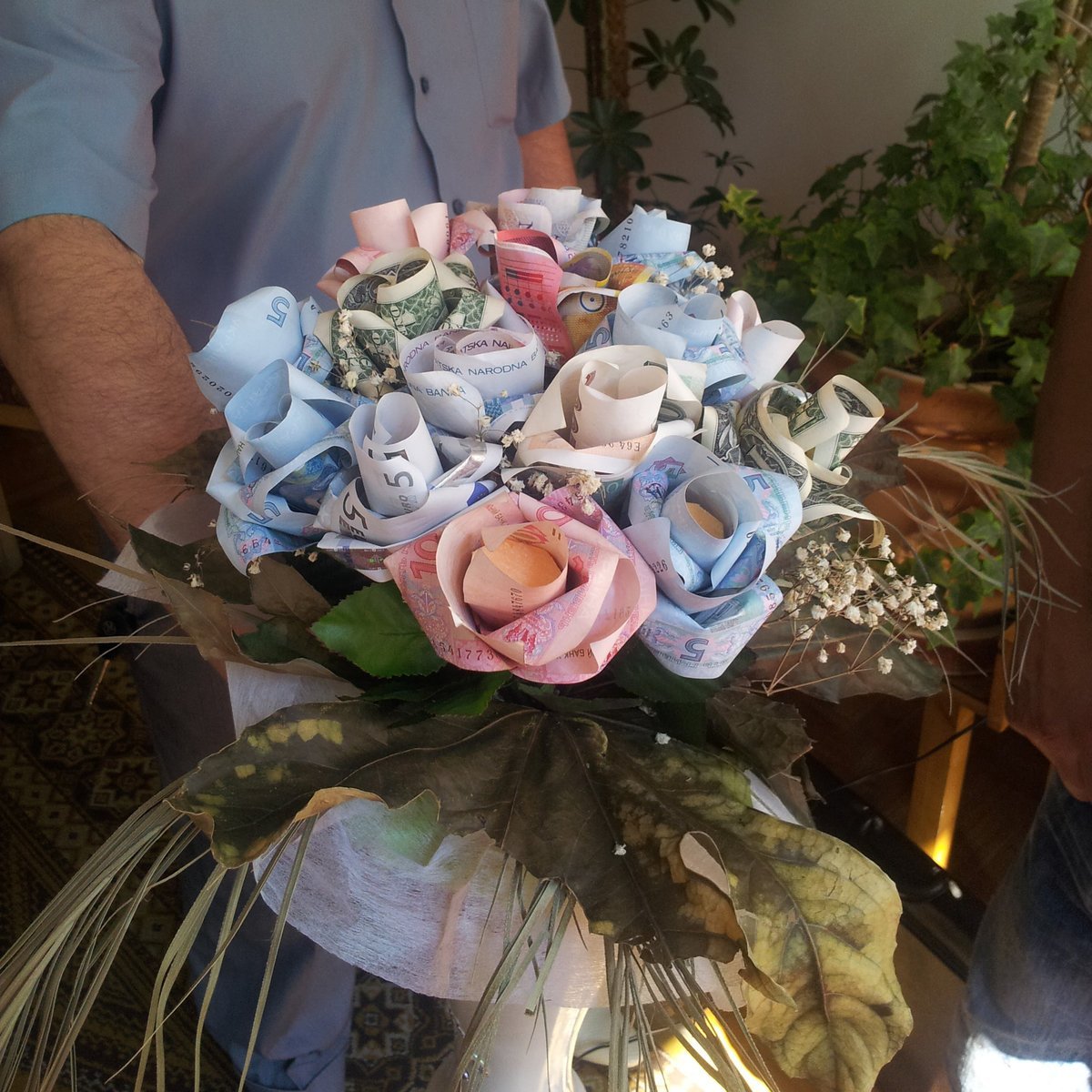 Букет из лотерейных билетов на свадьбу своими руками