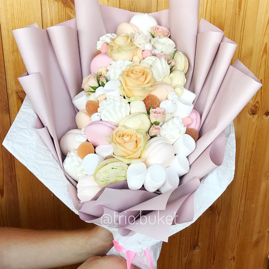 Букет с маршмеллоу и зефиром