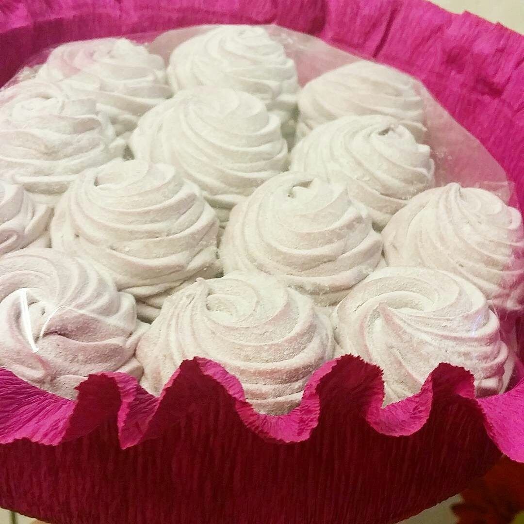 Букет из зефира конфет и мармеладок