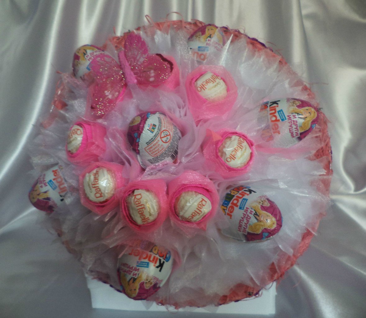 Букет из конфет для девочки 8 лет