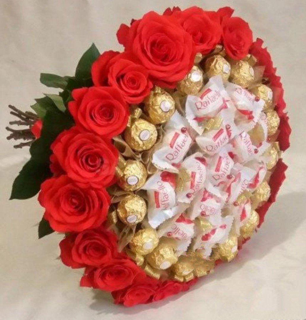Букет с Рафаэлло и Ферреро Роше