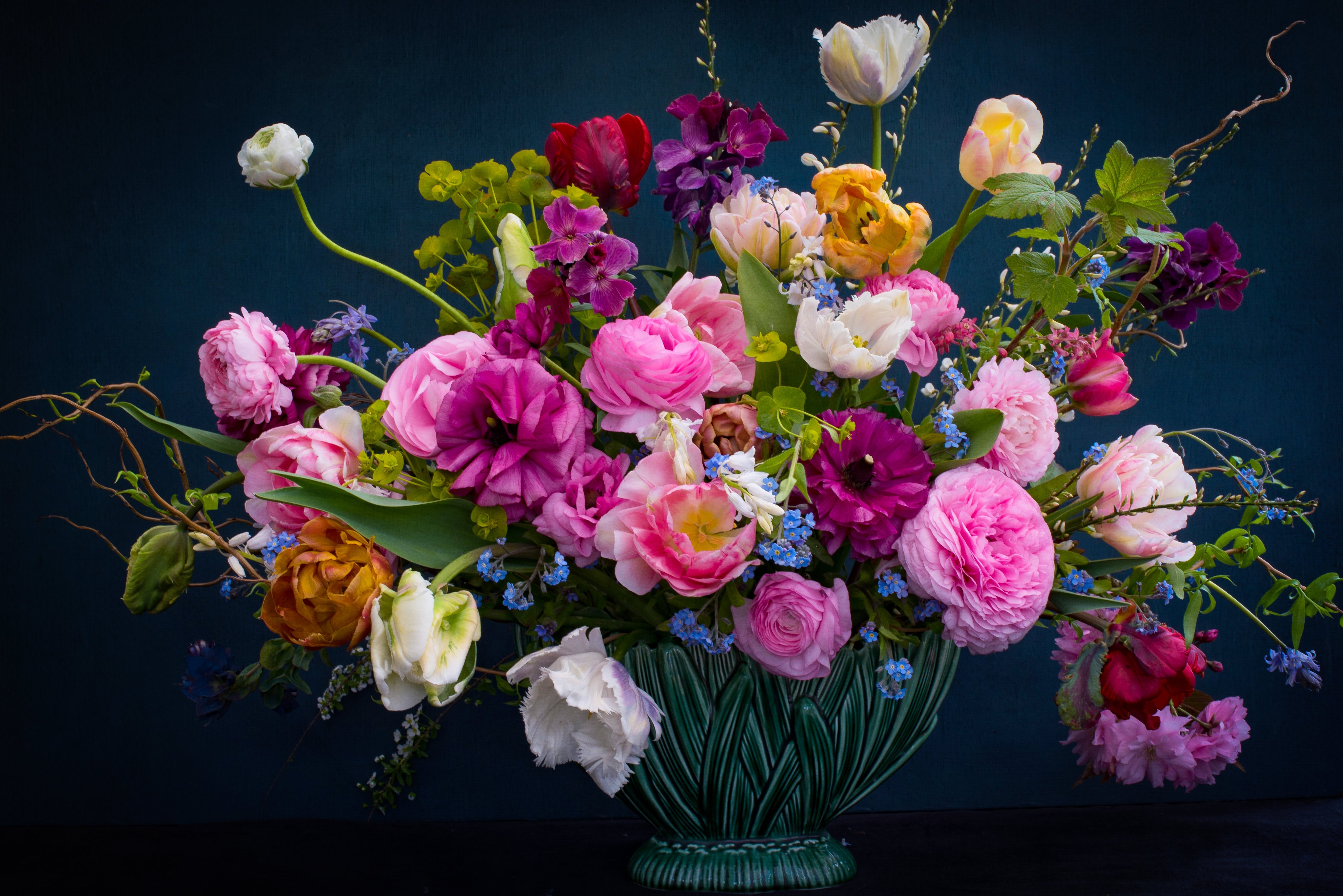 Картинки с дне рождения красивые. Цветочная композиция. Красивый букет цветов в вазе. Красивый букет с днем рождения. С днём рождения цветы красивые.