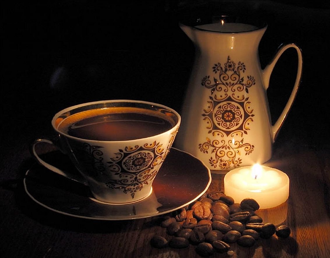 Чашка кофе вечером