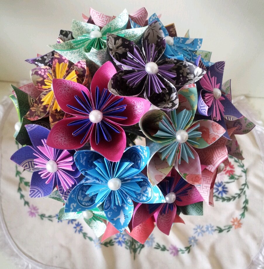 Огромные цветы оригами