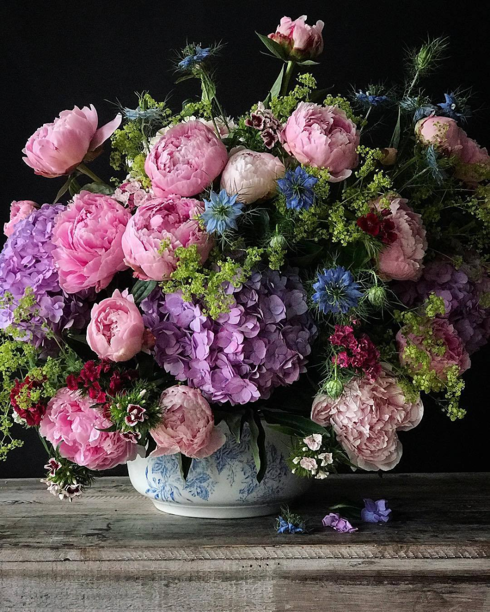 Букет "пионы и сирень"