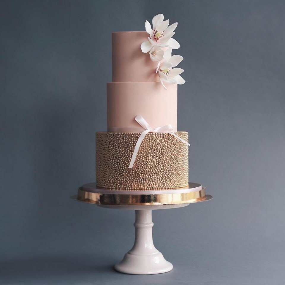 Свадебный торт велюр