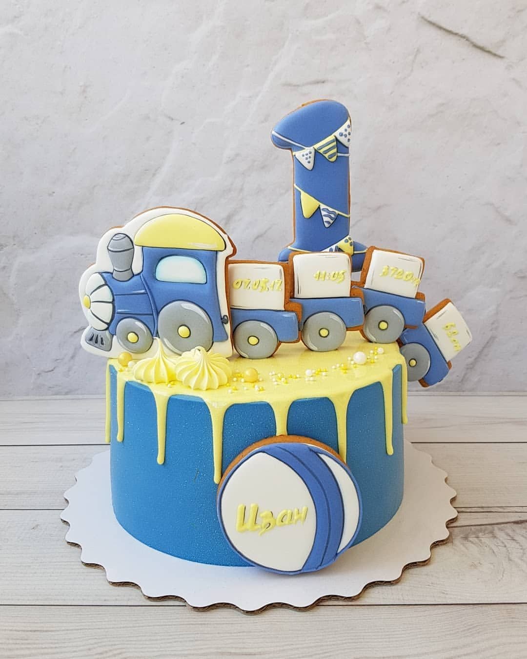 Торт с паровозиком для мальчика